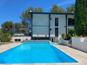 Villa 8-12 personnes avec piscine, entre Aix et Cassis
